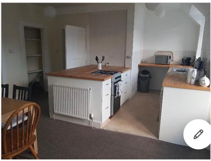 2Nd Floor Alexandra House أبرفلدي المظهر الخارجي الصورة